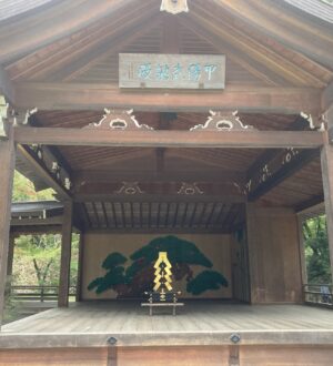 神式葬儀における玉串の作法とは？｜小さな自宅葬・家族で「つくる」お葬式 おくり火