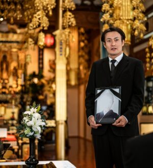 喪主の挨拶とは？通夜・葬儀での例文と心を込めた伝え方｜おくり火