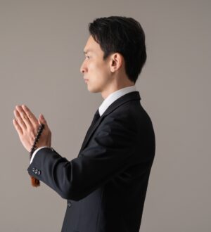 本門仏立宗とは？教えと葬儀の特徴をやさしく解説｜小さな自宅葬・家族で「つくる」お葬式 おくり火