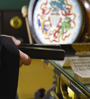 満中陰（四十九日）とは？いつ・どこで・何をする？準備とマナーをやさしく解説｜小さな自宅葬・家族で「つくる」お葬式 おくり火